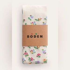 Mini Boden Patterned Tights Vanilla Pod Rambling Rose. 6-12 months.